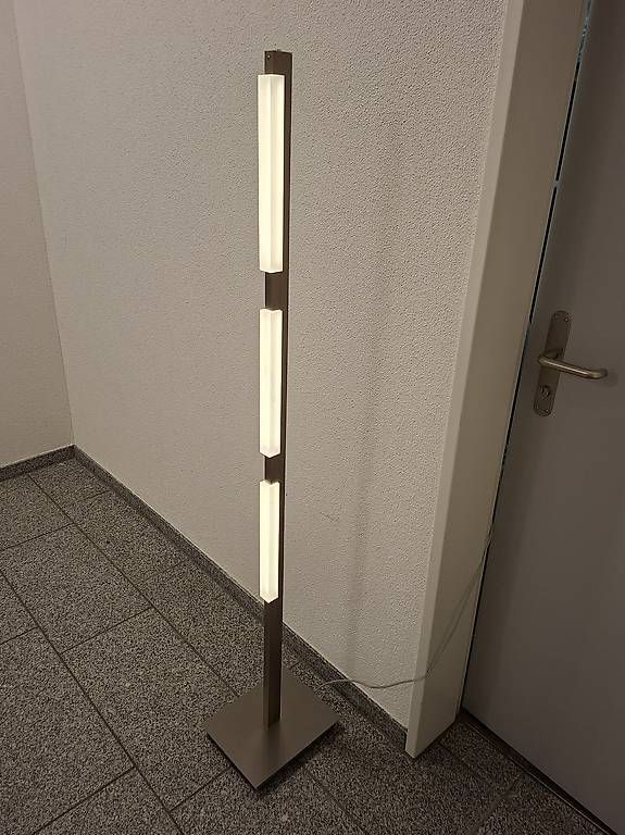 Lampes: LED Stehlampe dimmbar – D'occasion à Rotkreuz par realtradeSwitzerland 3