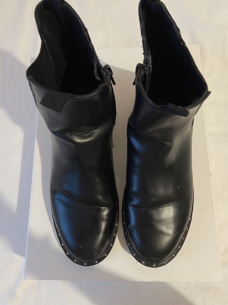 Zara Scarpe da donna: Bottines en cuir noir Zara – Usato da Chêne-Bougeries venduto da sor_9rzp 2