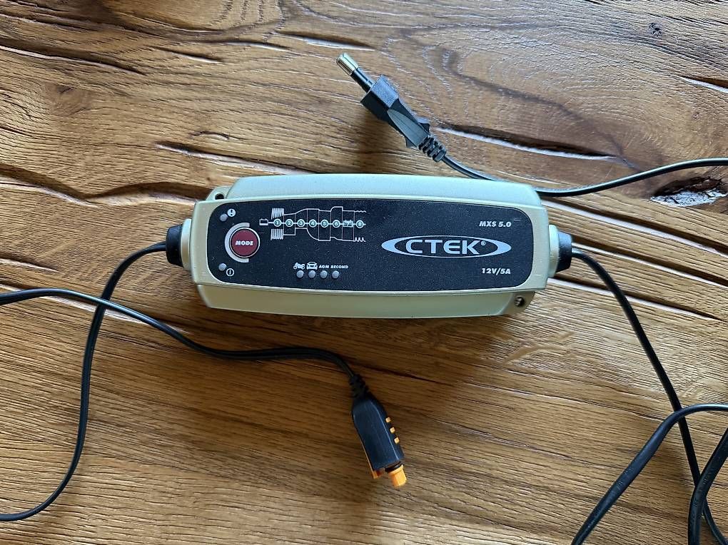 Chargeurs de batterie: Ctek MXS 5.0 Batterieladegerät – D'occasion à Hellbühl par silvan_reber