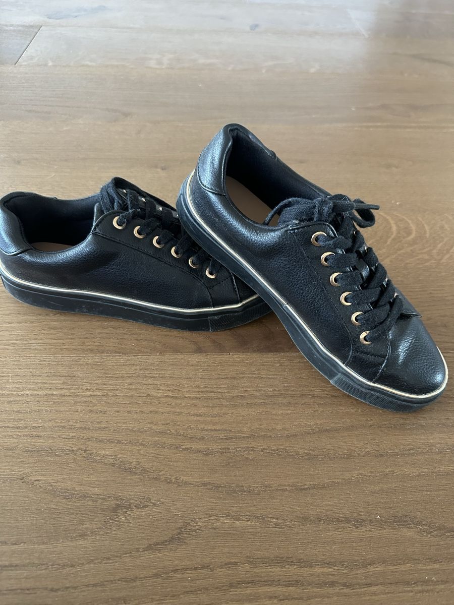 Damenschuhe: Sneaker Gr.36 – Gebraucht aus Wollerau von sesi2204 1