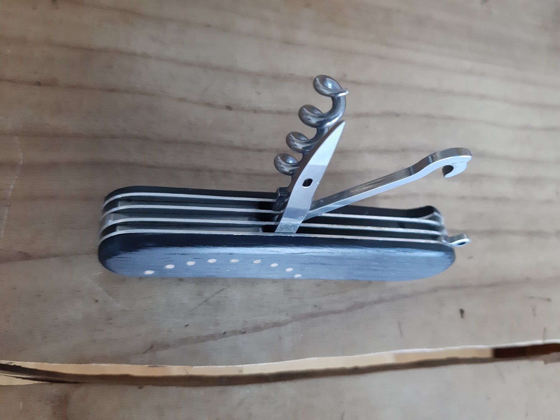 Victorinox Couteaux de poche: Taschenmesser - Victorinox – D'occasion à Laupen BE par R11rs 6