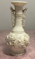 Asiatische Vase Drachenmotiv cremefarben antik
