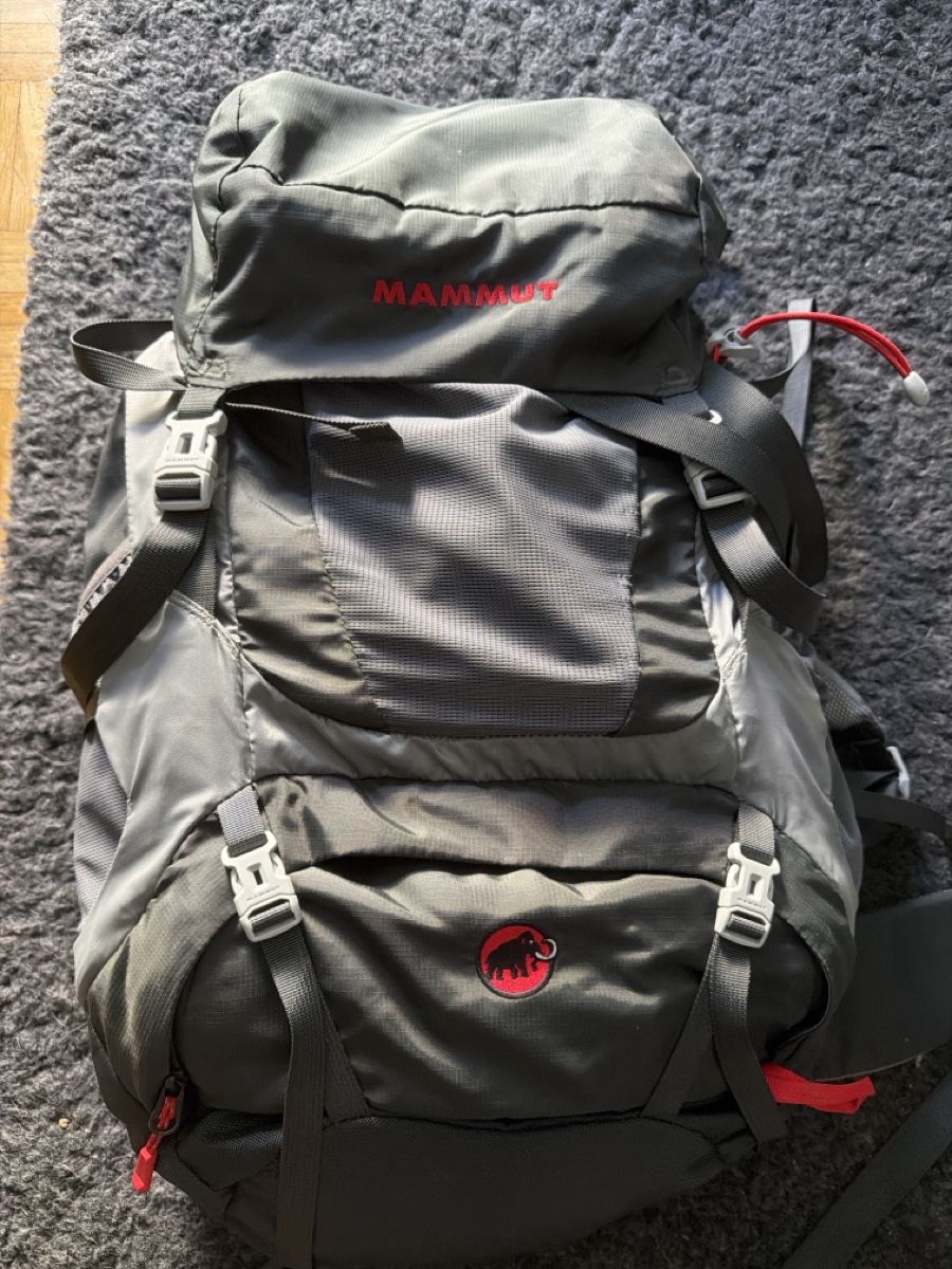 Mammut Zaini: MAMMUT HERON CREST 40. Rucksack  – Usato da Basel venduto da Muchachoo