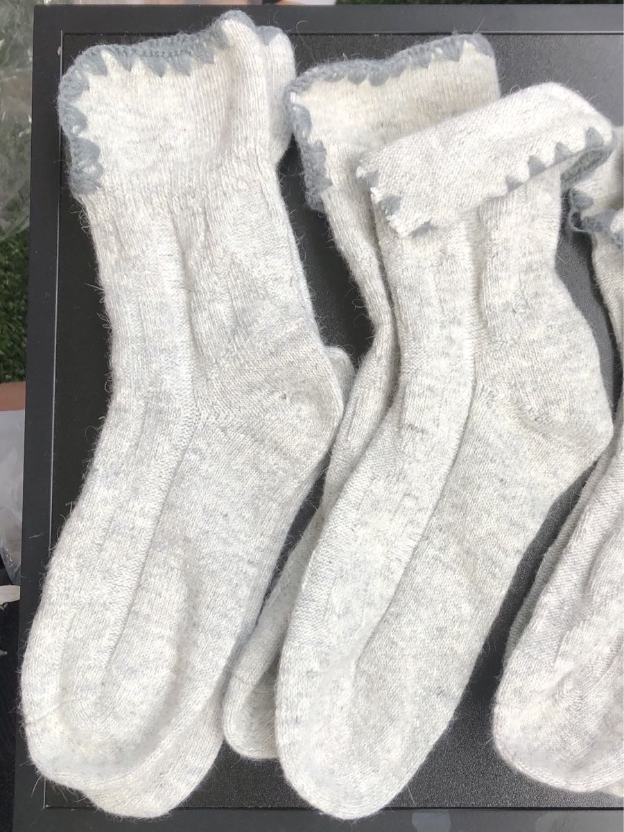 Chaussettes: Socken Wollmix hellgrau gemustert Grösse 37-38 neu – Neuf (Voir description) à St.Gallen par nitka.