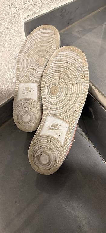 Chaussures filles: Nike rosa  – D'occasion à Itingen par bsf90 1