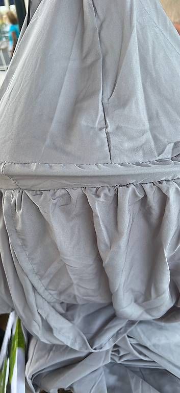 Linge de lit: Ciel de lit - gris  – D'occasion à St-Cierges par Gw.
