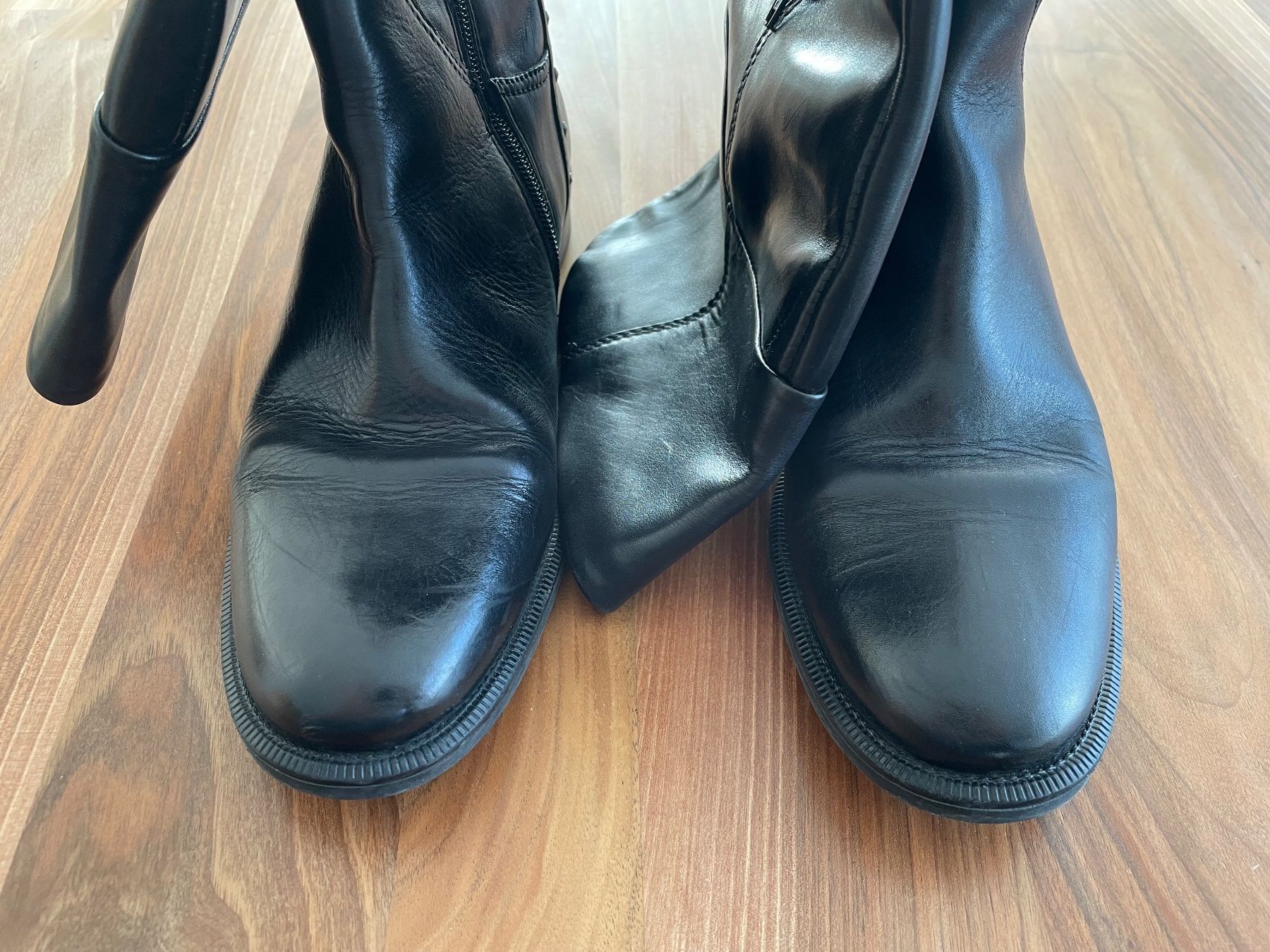 Scarpe da donna: Fantasy Lederstiefel schwarz Gr. 38 – Nuovo e nell'imballaggio originale da Chur venduto da Hortensia03 2