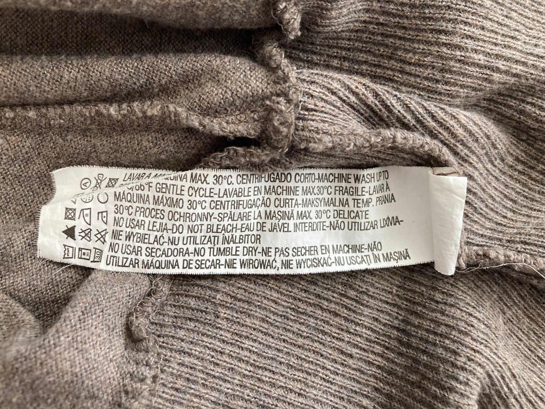 Bershka Giacche: Feines Strickjäckchen von Bershka – Nuovo (secondo la descrizione) da Basel venduto da Nofretete39 5
