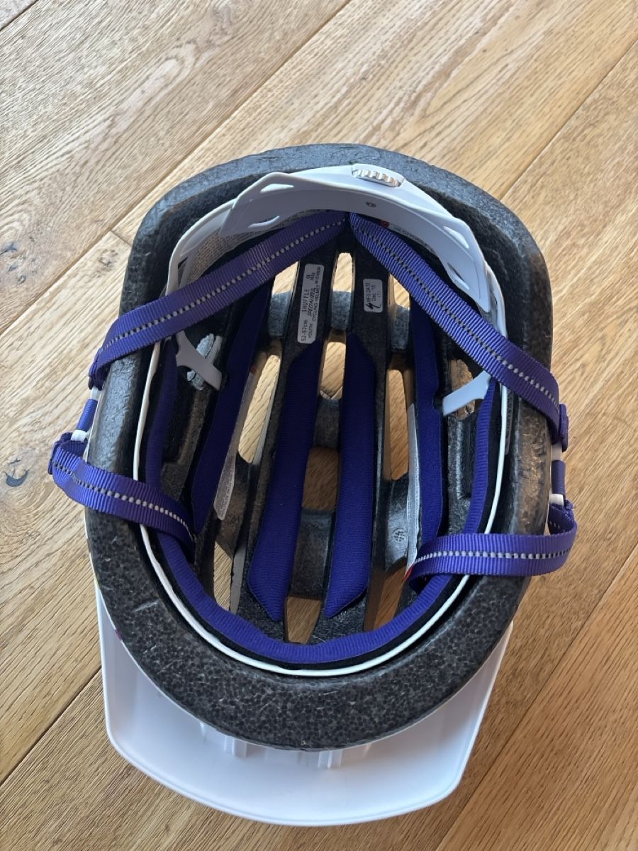 Specialized Casques: Specialized Shuffle Youth Velohelm 52-57 cm – D'occasion à Wilen b. Wil par b-mountain 3