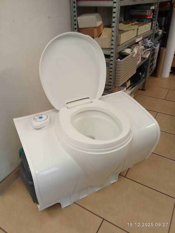WC: Neue Thedford C503 – Usato da Ried-Brig venduto da SR19 1