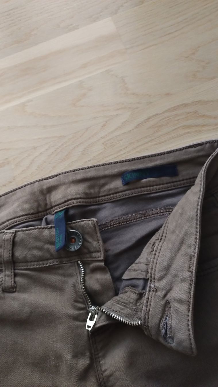 Pantaloni: Schöne Benetton Hose – Usato da Frauenfeld venduto da Tropariana 1