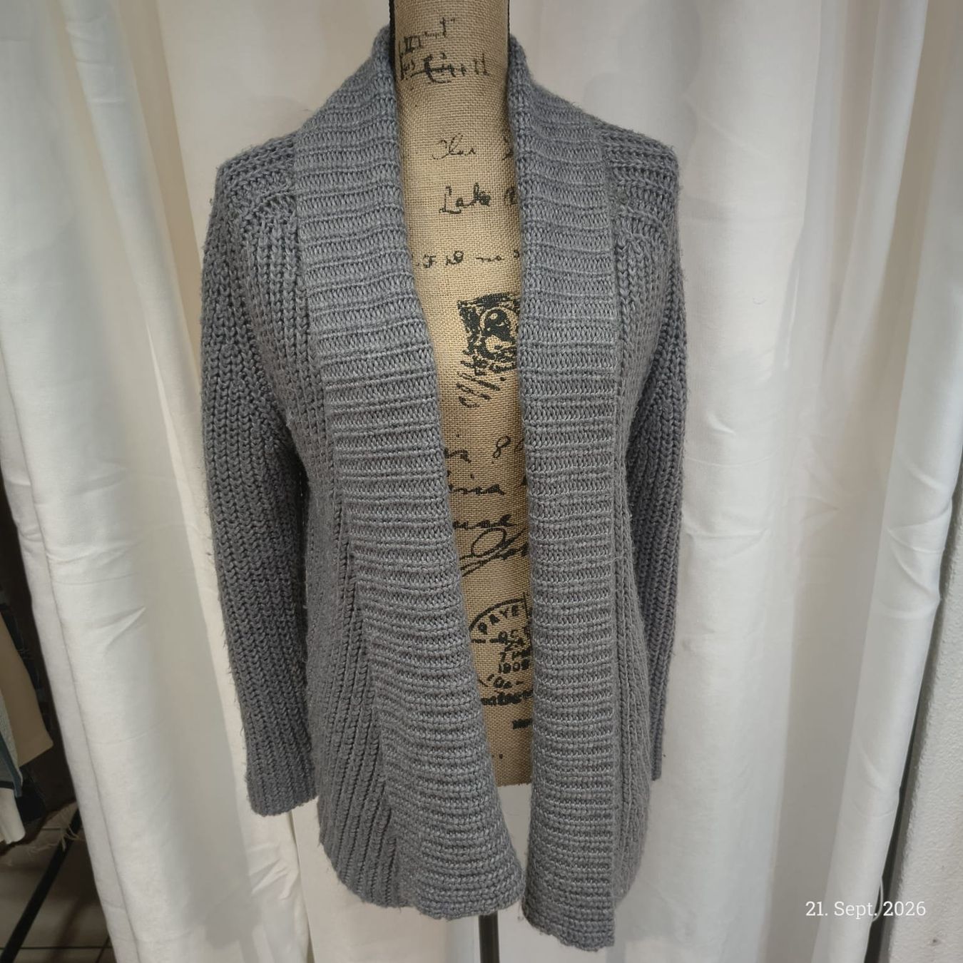 Giacche: Strickjacke Chicoree grau Grösse XS/S – Usato da Emmetten venduto da SecondhandSiska
