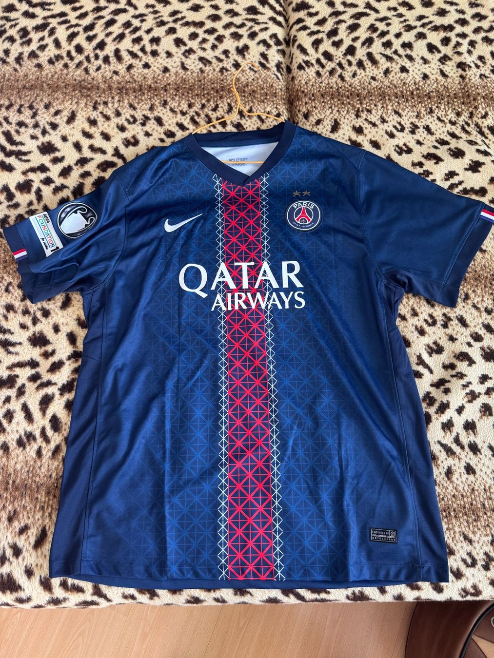 Nike Canottiere & Pantaloni: Vends Maillot PSG officiel UCL 2 étoiles – Nuovo (secondo la descrizione) da Yverdon-les-Bains venduto da Seb2320