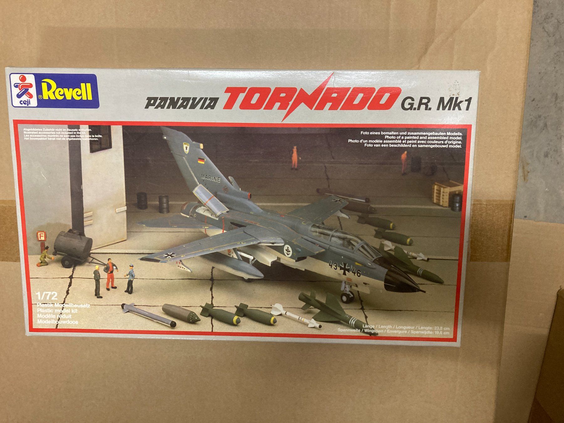 Revell Kit di modellismo & Modellini statici: Flugzeug Plastikbausatz – Nuovo (secondo la descrizione) da Frauenfeld venduto da oli_hy8j