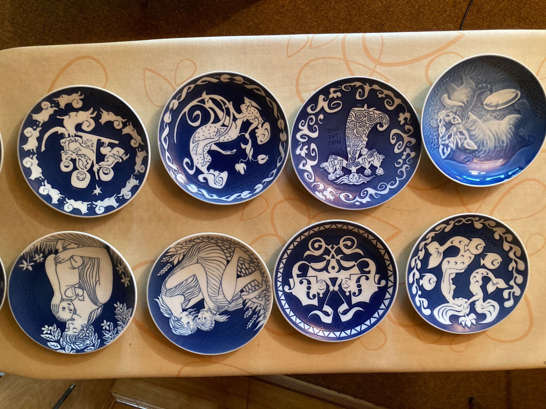 Royal Copenhagen Assiettes: Muttertagsteller – D'occasion à Schwarzenburg par hcu_xm8n