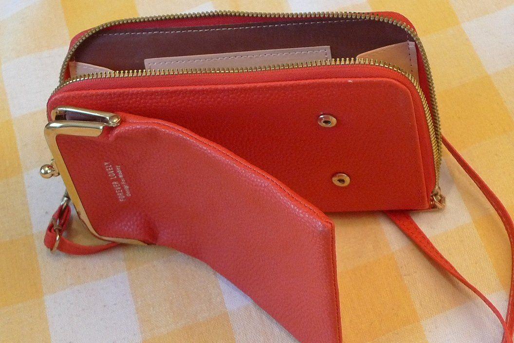 Sonstige Kleidung & Accessoires: Rotes Etui! – Gebraucht aus Bern von bn1640 6