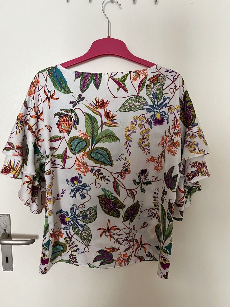 H&M Top: Top H&M Flowers EUR 36 – Nuovo (secondo la descrizione) da Horgen venduto da linuxrp 4