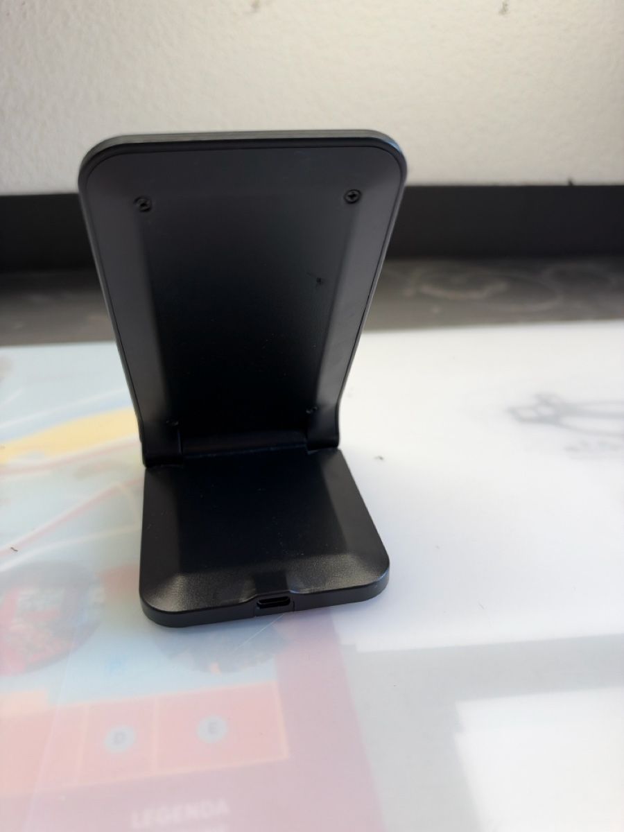 Chargements: Chargeur universel  – Neuf (Voir description) à Morges par pas_q2n2 2