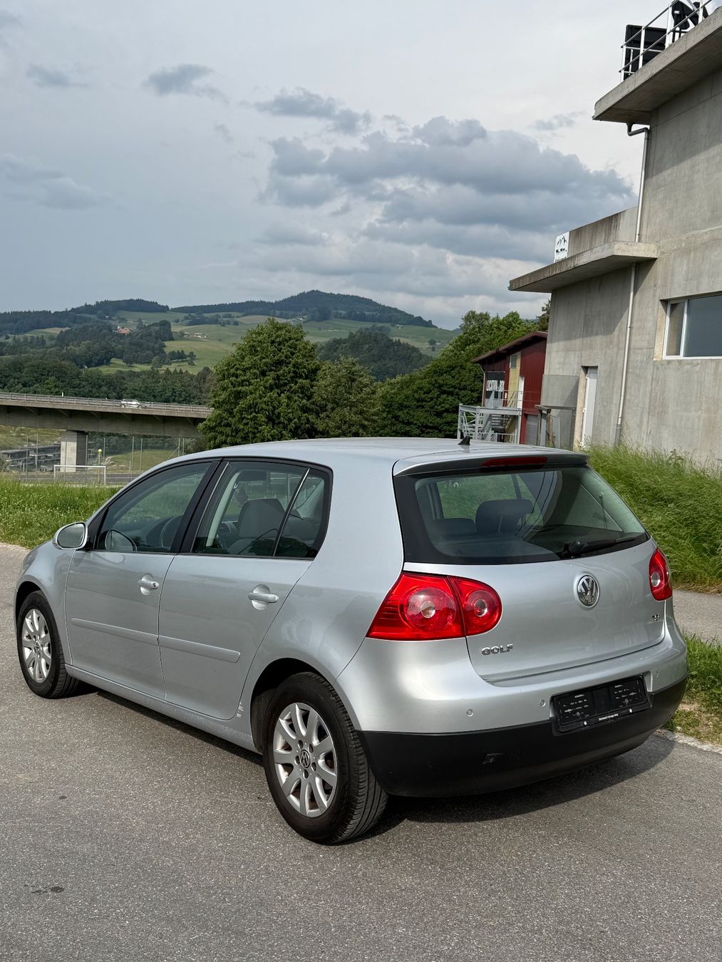 VW Automobili: VW Golf 5 1.4TSI automatique – Usato da Lentigny venduto da Driton29
