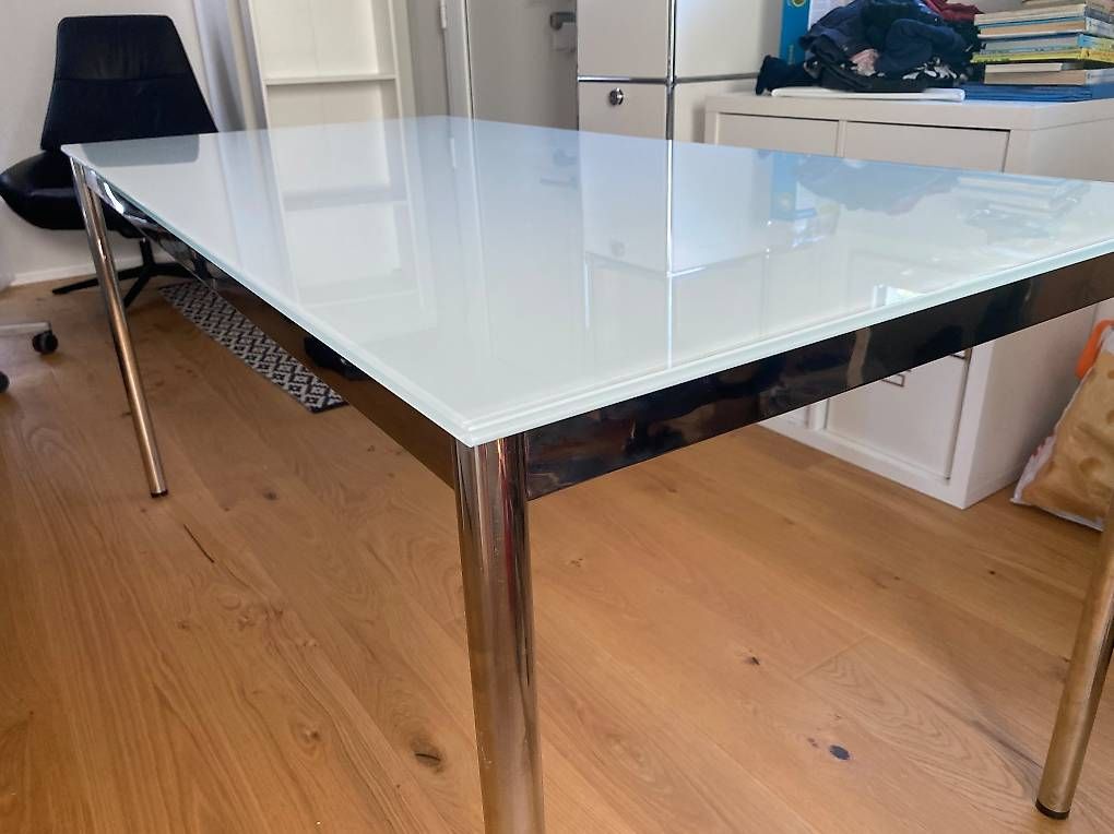 Tables: USM-Tisch (Imitat von System 4) – D'occasion à Hombrechtikon par Tech-Maus