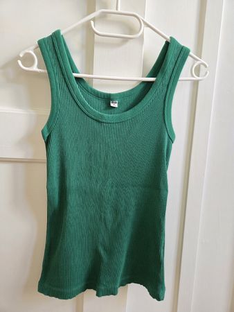 Uniqlo - Rippen-Top - Grösse XS - Grün, neuwertig 
