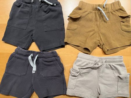 4 kurze Hosen Baby 86 C&A Topomini guter Zustand