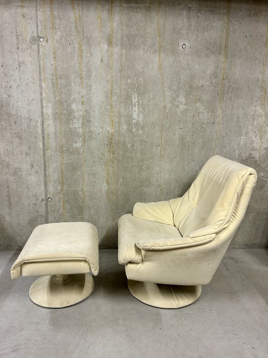 Sessel: Bequemer Wildleder Sessel mit Hocker, von a.r.s,Relax Sessel – Gebraucht aus Rickenbach ZH von Der-Insider 1