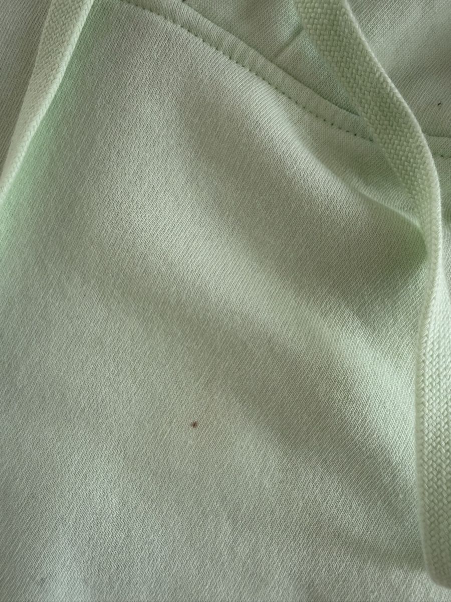H&M Maglioni & Felpe: Kapuzenpullover oversized hellgrün in XS – Difettoso da Richterswil venduto da KAYLEIGH_77 2