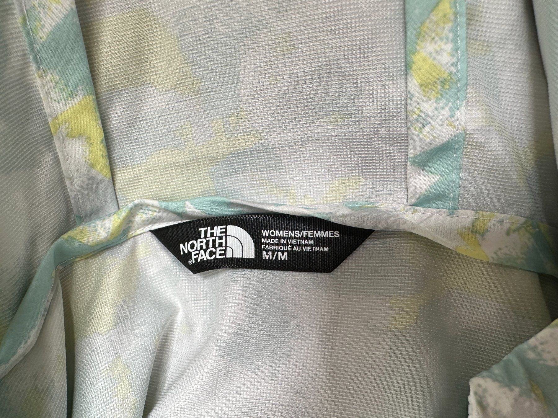 North Face Giacche: The North Face Windshield Windbreaker M – Usato da Gümmenen venduto da FelizitasHermann 7