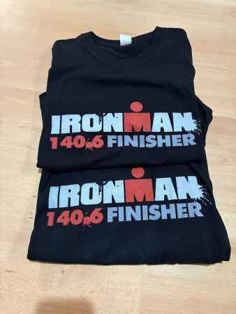 T-shirts Ironman 140.6 Finisher Lot de 2 Taille M État ne...