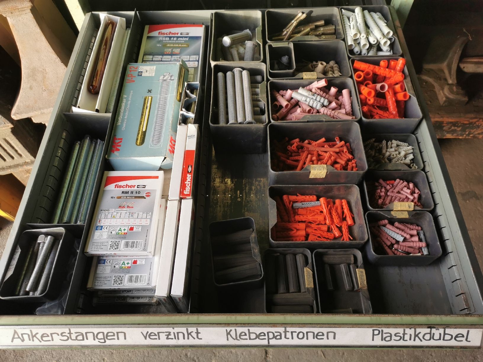 Armadi: Vidmar Schubladenblock, gefüllt mit Material rostfrei – Usato da Vielbringen Worb venduto da Isch-0u-guet 3