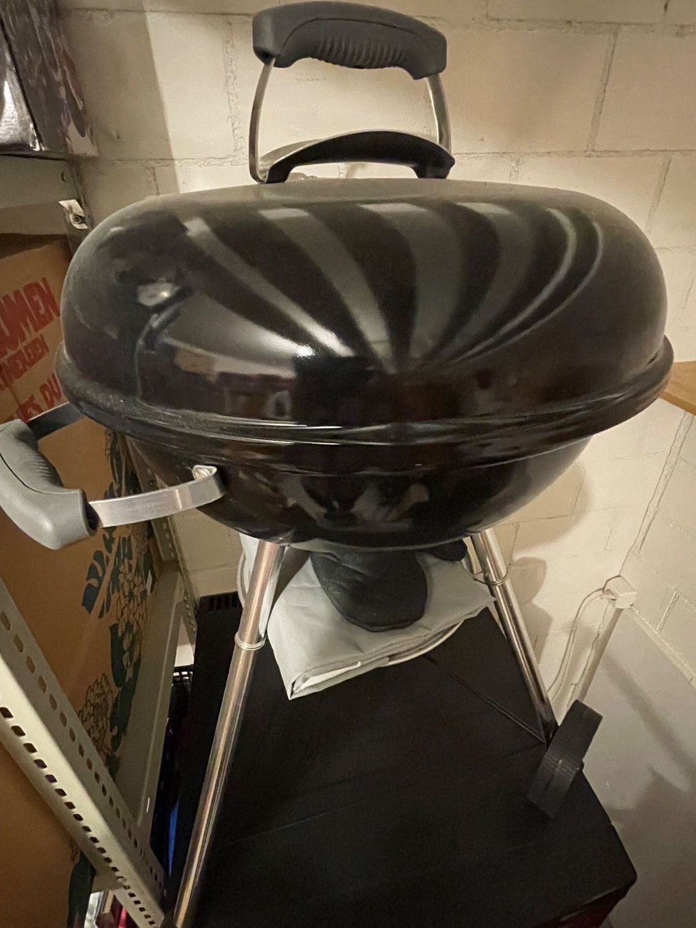 Weber Grills: Weber-Kugelgrill Kompakt – Gebraucht aus Urdorf von dan_c9kb