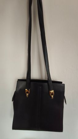Elegante,  dunkel blaue Tasche