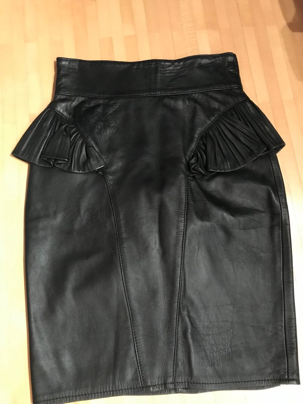Gonne: Vintage Leder Rock – Usato da Eggersriet venduto da VintageCouture86