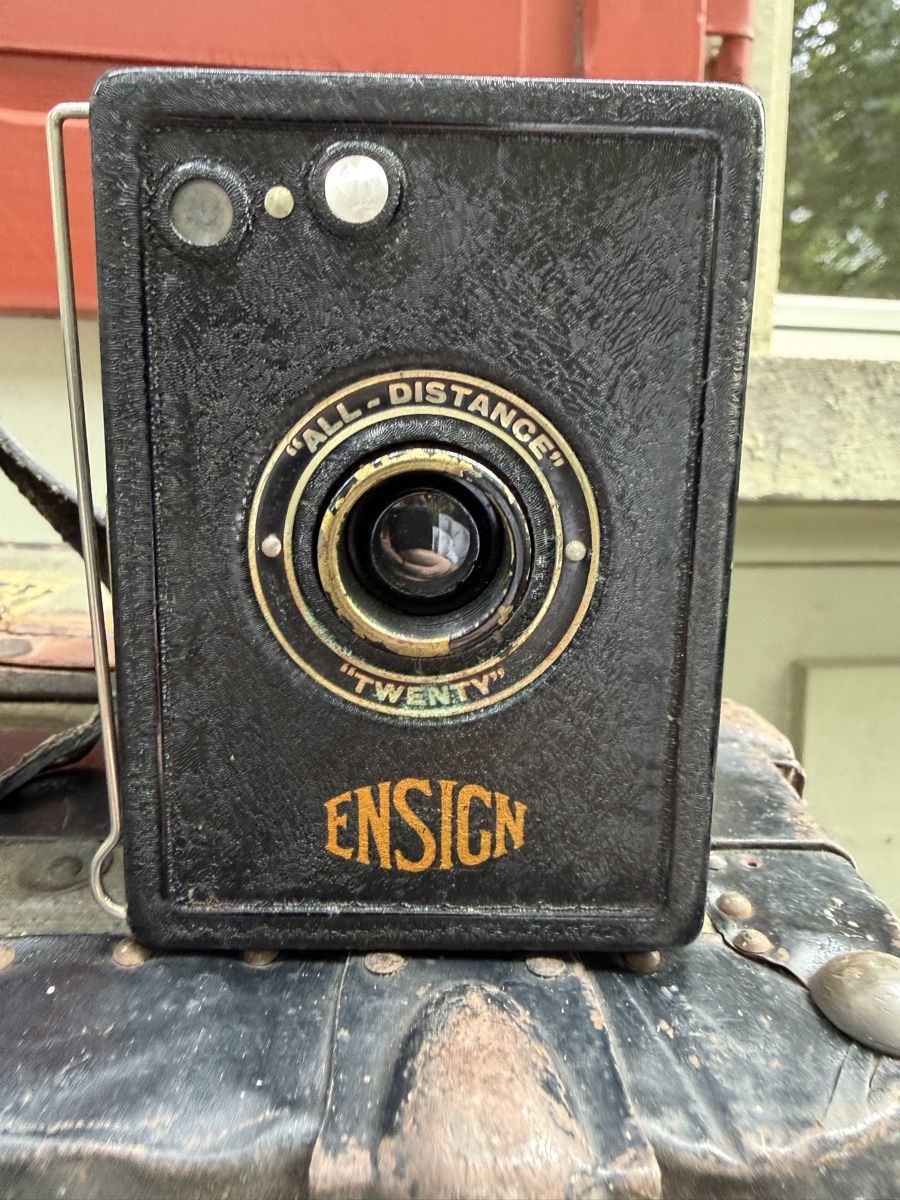 Fotocamera: Ensign Twenty Box Kamera, mit Tasche! – Usato da Bern venduto da Amylee1999 3