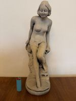 Mädchen auf Felsen Frauen Akt Statue aus Stein 50 cm 7.5 Kg)