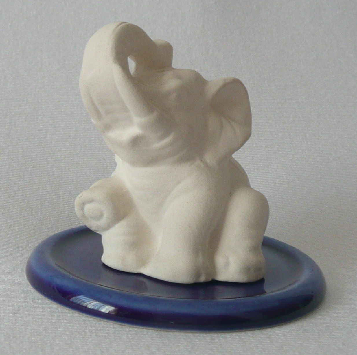 Diffusori di oli essenziali: Duftkeramik - Elefant mit Untersetzer blau – Nuovo e nell'imballaggio originale da Mauren venduto da Yeelen 2