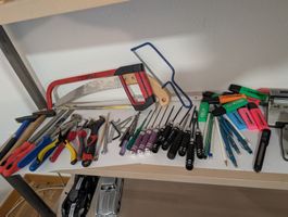 Werkzeug- und Büromaterial Paket