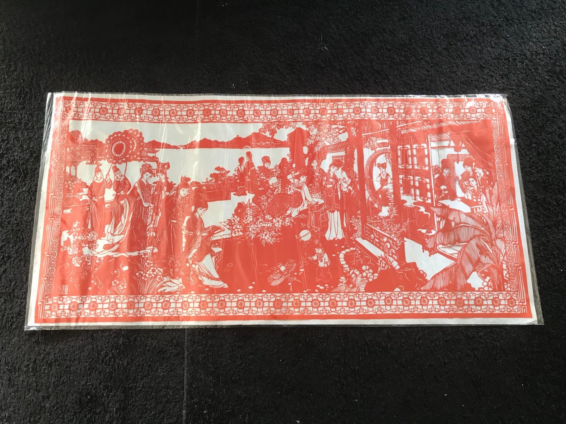 Grafica & Litografie: Roter Scherenschnitt gross 148 cm x 81 cm – Usato da Luzern venduto da Turmliebe