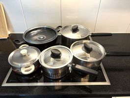 Kaffeemaschine / 8 x Pfannen und alles wie auf den Bildern