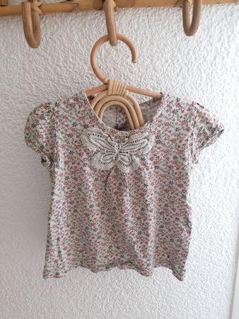 Süsses Mädchen T-Shirt Gr. 74/80 Blumen Spitze Sommer 🌸🦋🌻
