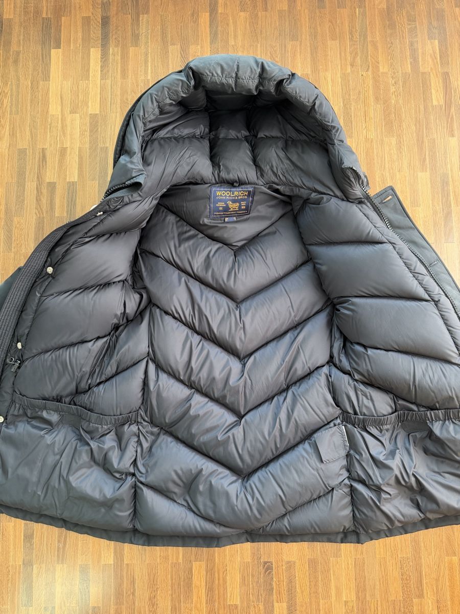 Woolrich Cappotti: WOOLRICH arctic Parka - black – Usato da Zürich venduto da Anil_sag 1