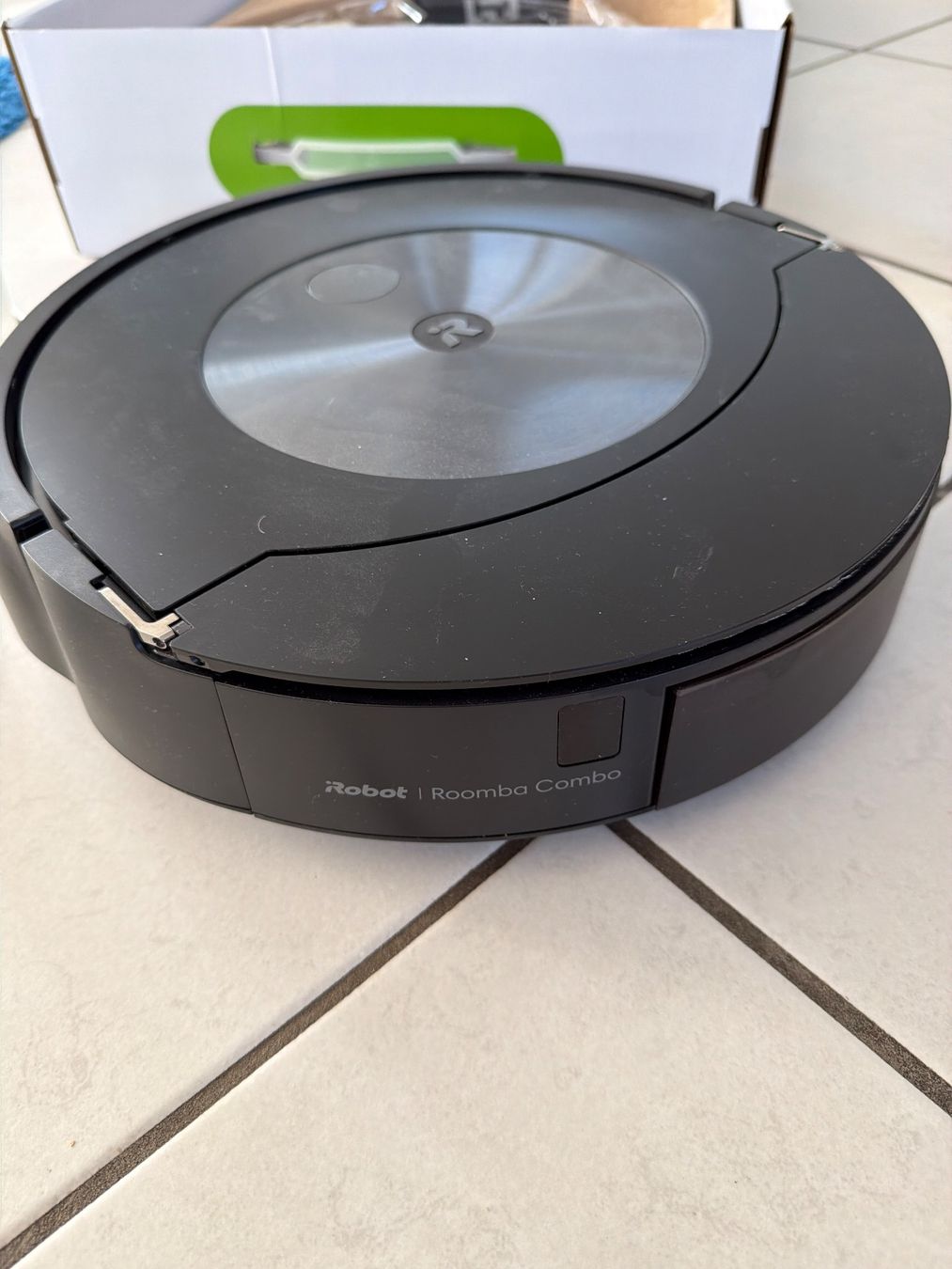 Irobot Staubsauger & Zubehör: iRobotRoomba Combo J7 Roboterstaubsauger Kameranavigation – Gebraucht aus Dübendorf von aigol 2