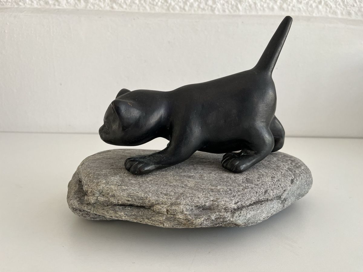 Statuette: Katze aus Metall auf Stein – Usato da Wetzikon ZH venduto da seli03 3