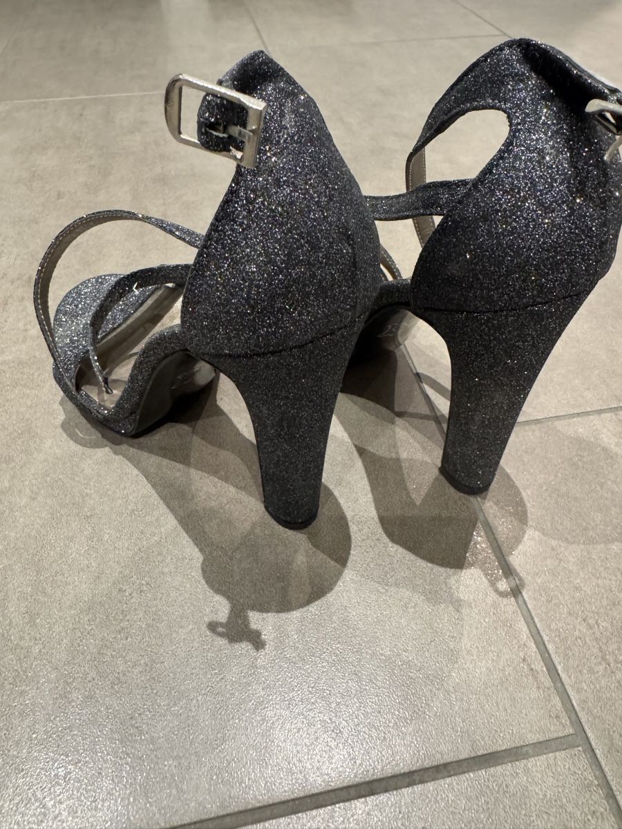 Scarpe da donna: High Heels glitter (37) – Usato da Balgach venduto da fad_jb55 1