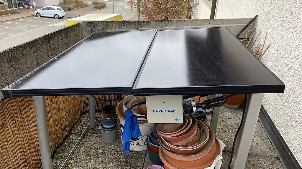 Dispositivi a energia solare: Balkon Solaranlage – Usato da Elgg venduto da vinyl03