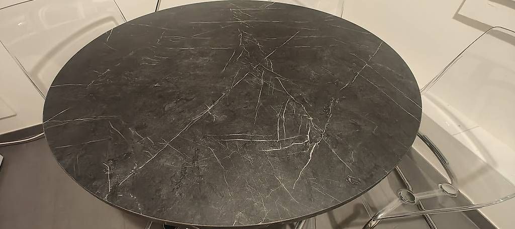 Set di tavolo e panche: Table et chaises (ensemble ou séparément)  – Usato da Genève venduto da jul_wqg8 2