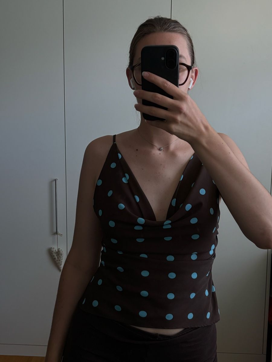 Top: Polka Dot Top – Nuovo (secondo la descrizione) da Unterägeri venduto da jmo_m9n6