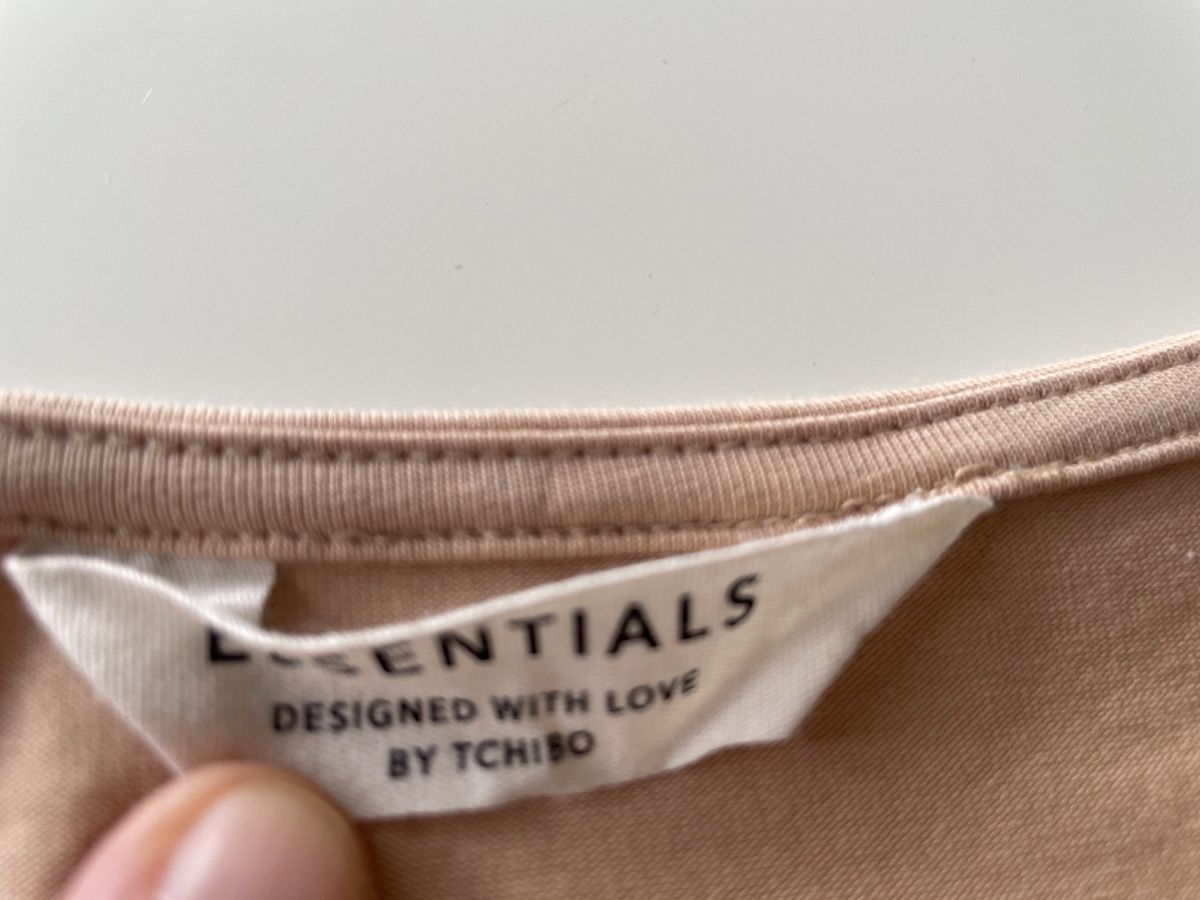 Tchibo T-Shirts: Tchibo Essentials Damen Shirt Gr. 36/38 Beige – Gebraucht aus Ennetbaden von Julia555 2