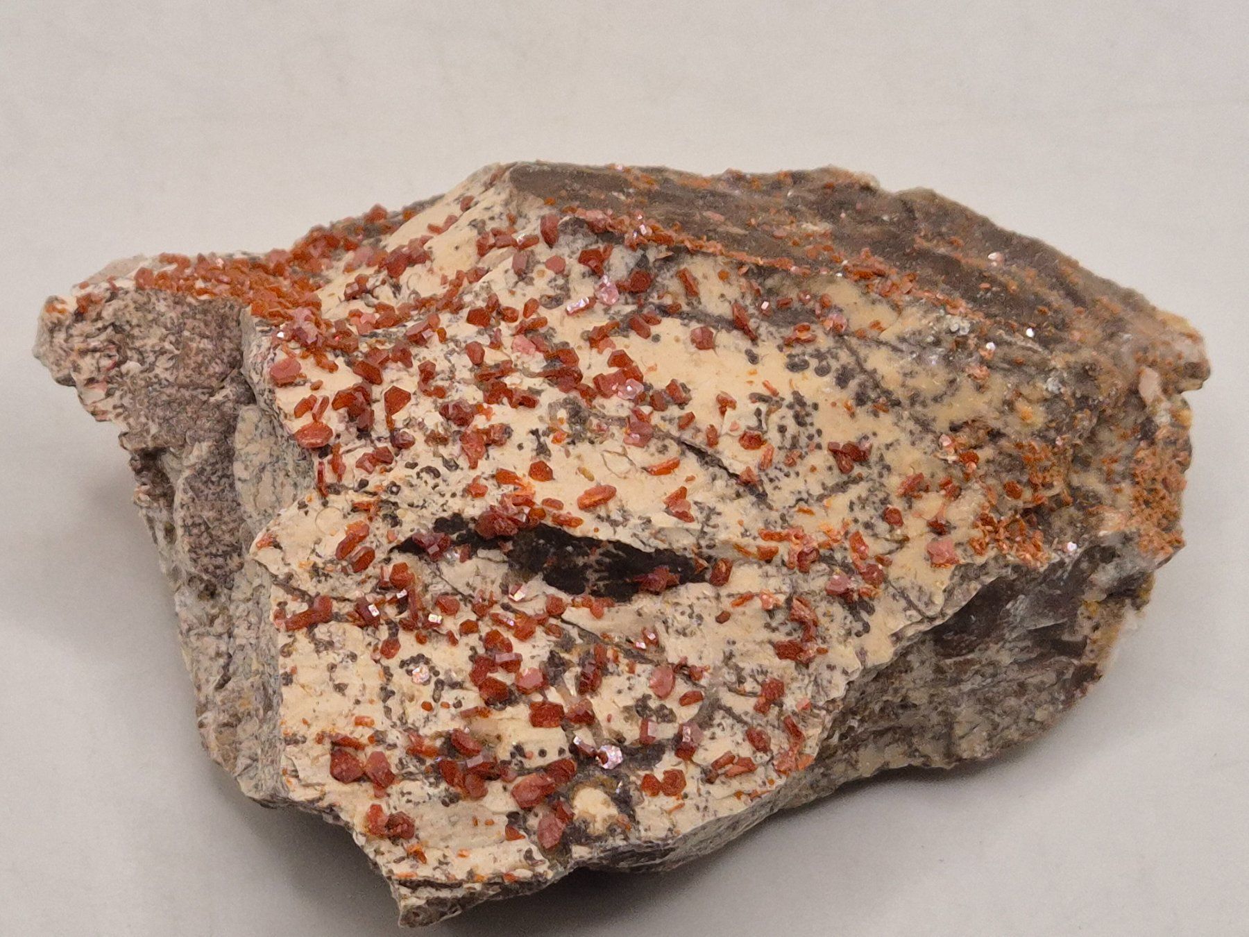 Minerali & Pietre curative: Vanadinit  Neufund Marokko (123) – Nuovo e nell'imballaggio originale da Winterthur venduto da LukasMineralienOase 2